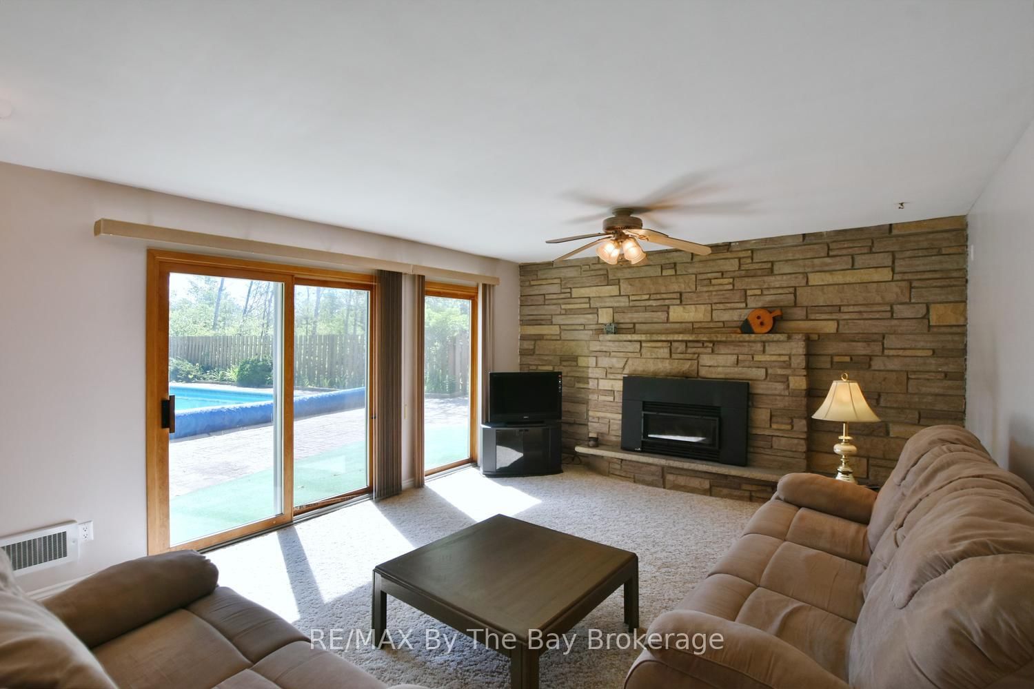 69 Frederick Drive • Wasaga Beach, ON photo 4