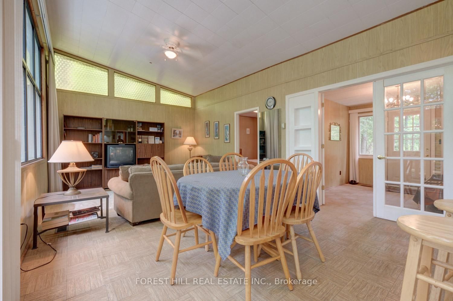 49 Leslie Street • Wasaga Beach, ON photo 13