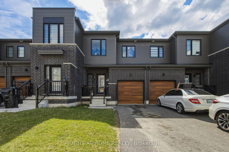 15 Hay Lane, Barrie, Ontario