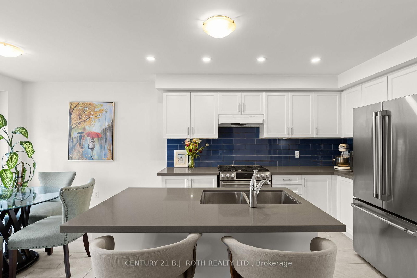 69 Alaskan Heights • Barrie, ON photo 9
