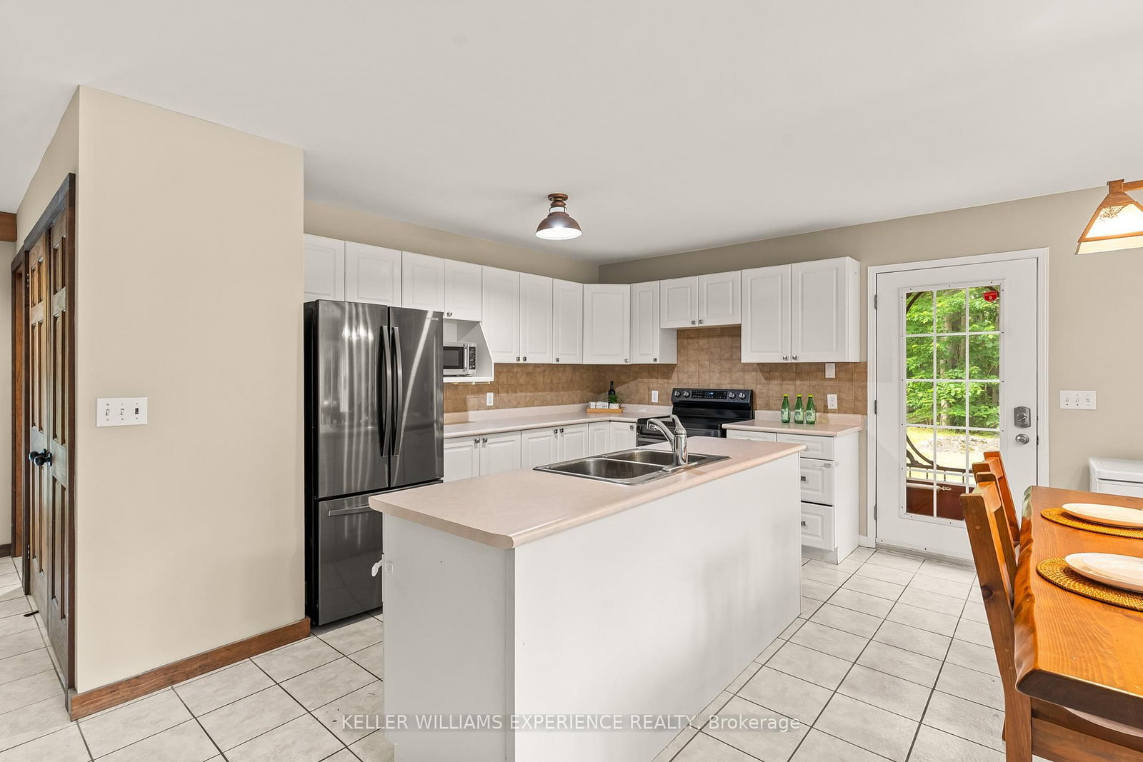 7516 Island Crescent W • Ramara, ON photo 9