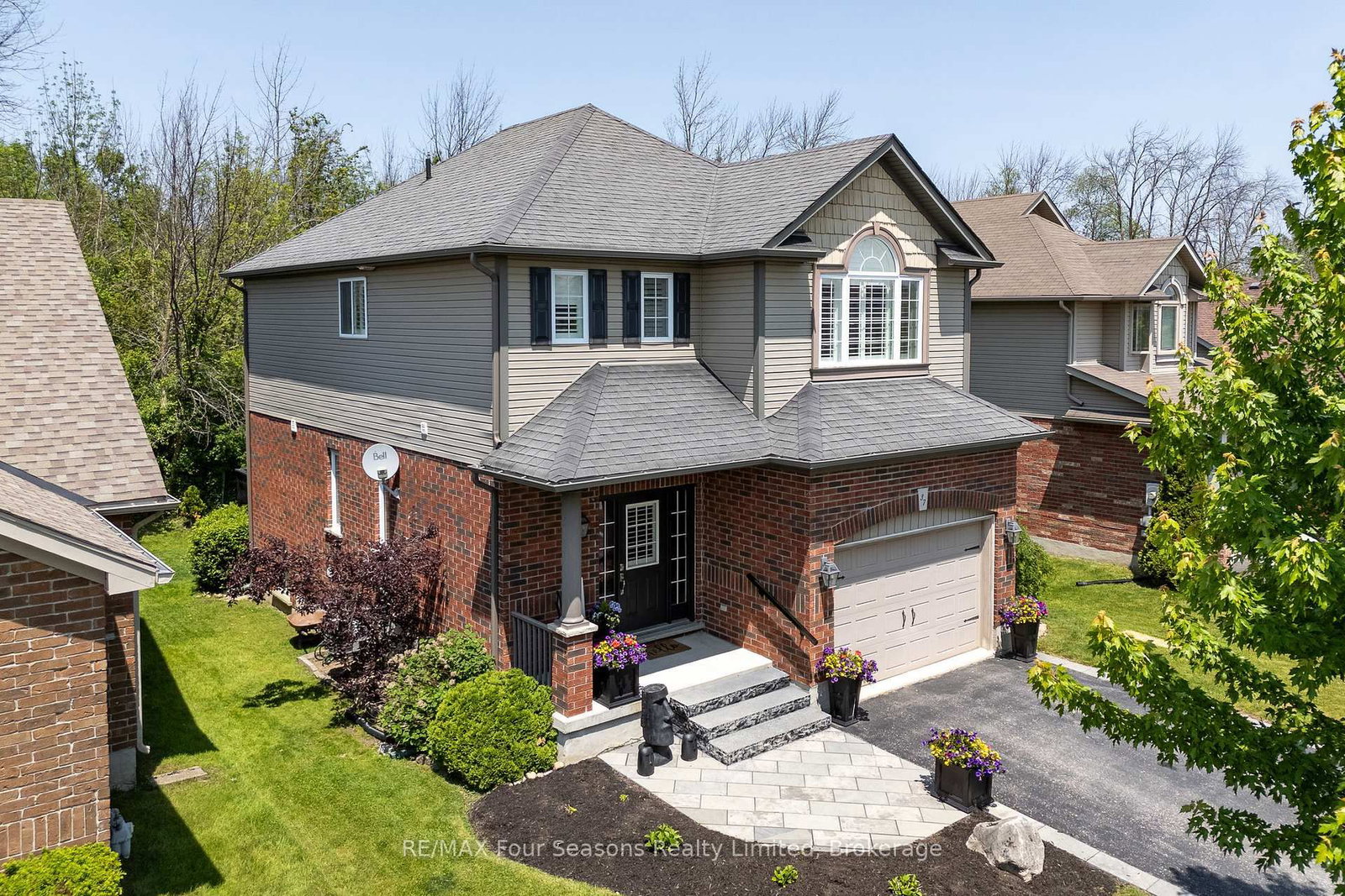 37 Chamberlain Crescent • Collingwood, ON photo 2