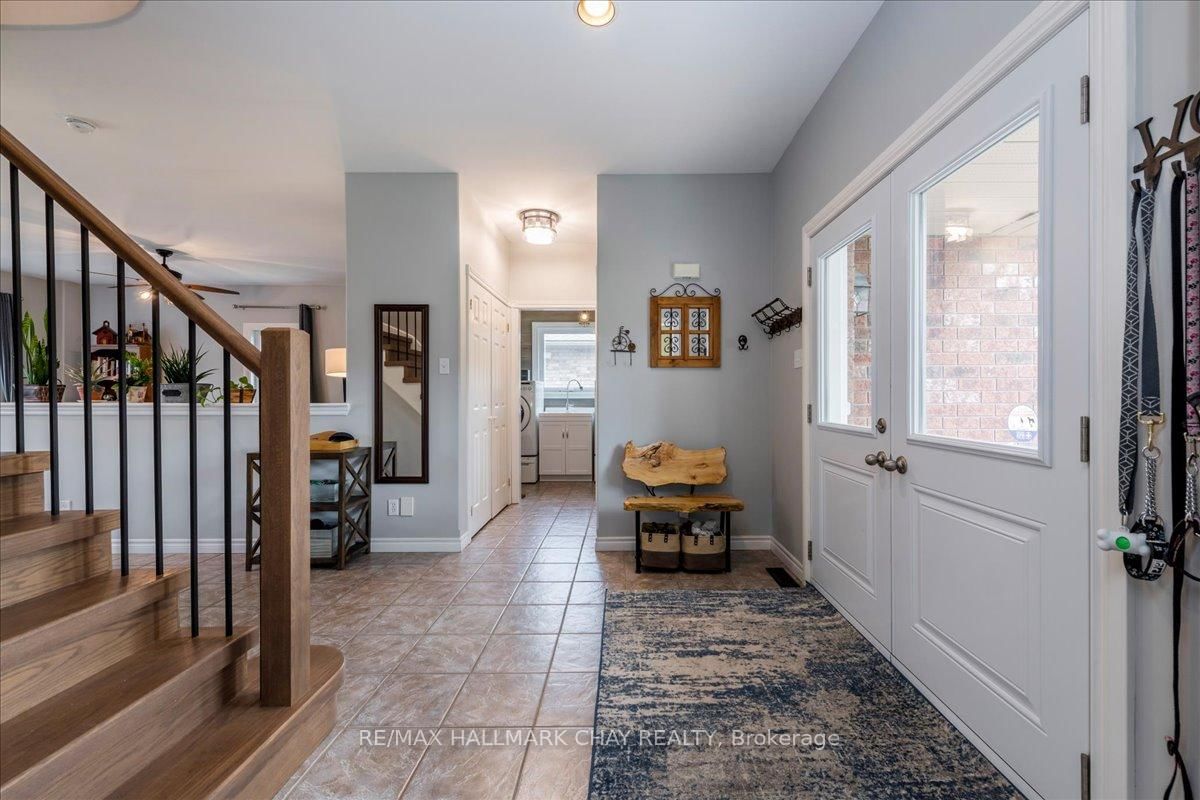 85 Miller Drive • Barrie, ON photo 3