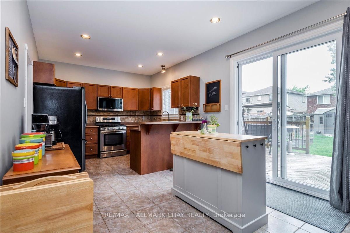 85 Miller Drive • Barrie, ON photo 6