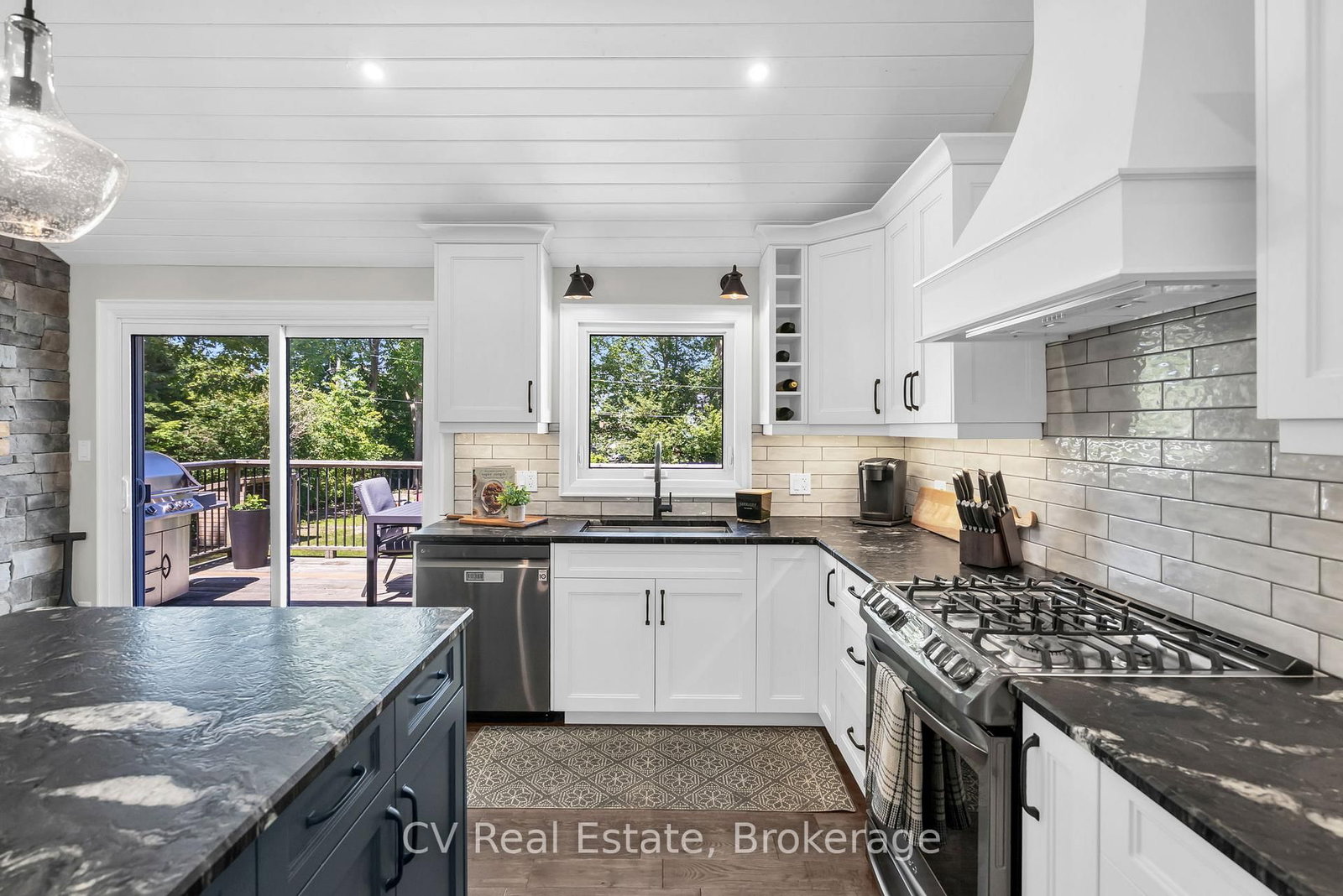 22 Baycrest Drive • Barrie, ON photo 17