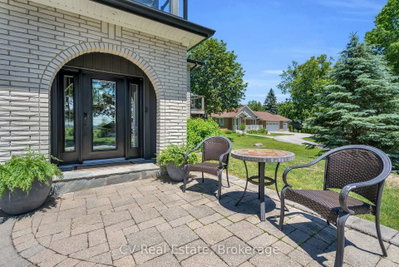 22 Baycrest Drive • Barrie, ON photo 6