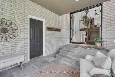 22 Baycrest Drive • Barrie, ON photo 8