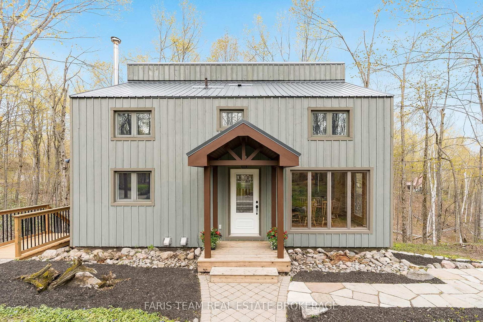 46 Huronwoods Drive • Oro-Medonte, ON photo 2