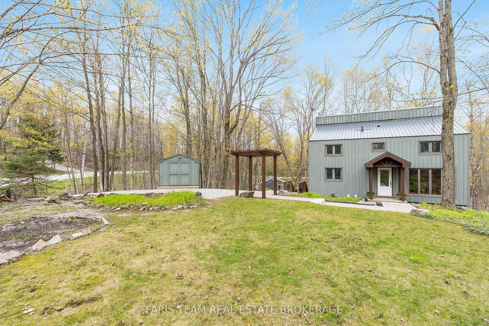46 Huronwoods Drive • Oro-Medonte, ON photo 3