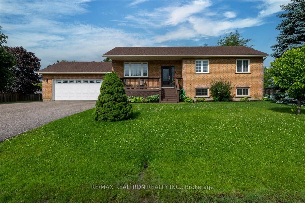4 Templeton Drive • Clearview, ON photo 1