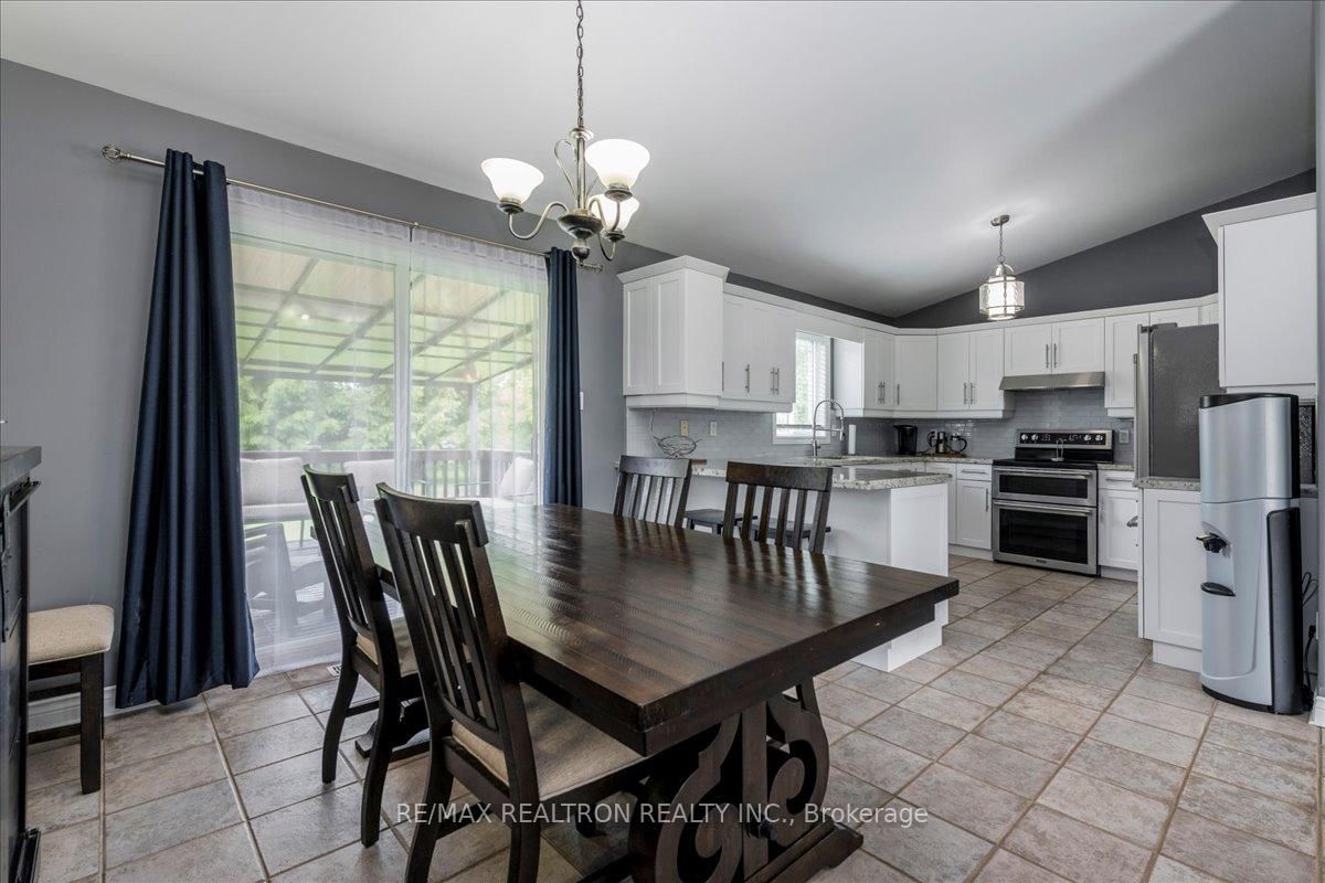 4 Templeton Drive • Clearview, ON photo 12