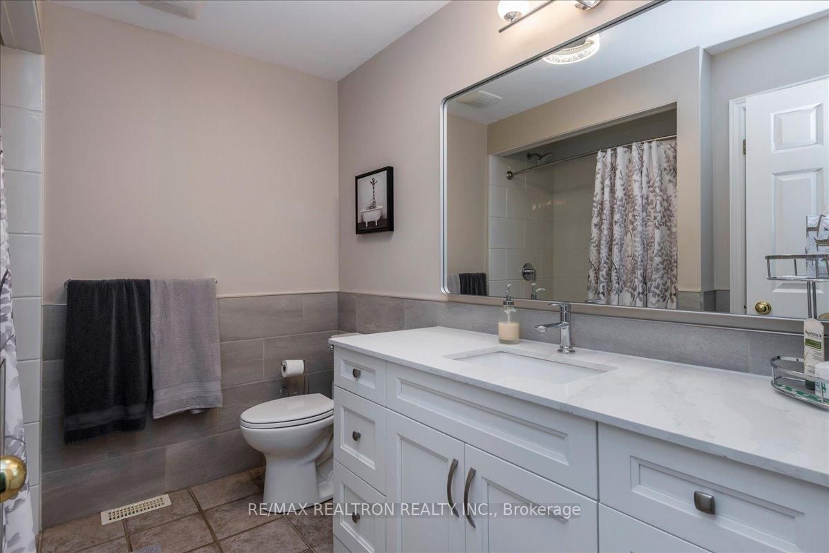 4 Templeton Drive • Clearview, ON photo 17