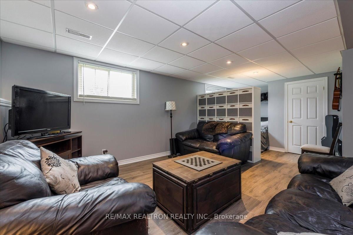 4 Templeton Drive • Clearview, ON photo 22