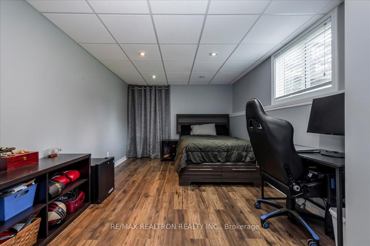 4 Templeton Drive • Clearview, ON photo 24