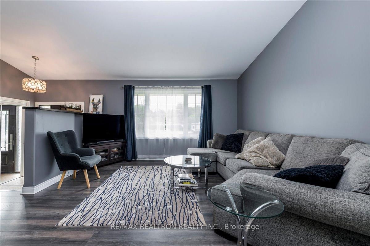 4 Templeton Drive • Clearview, ON photo 5