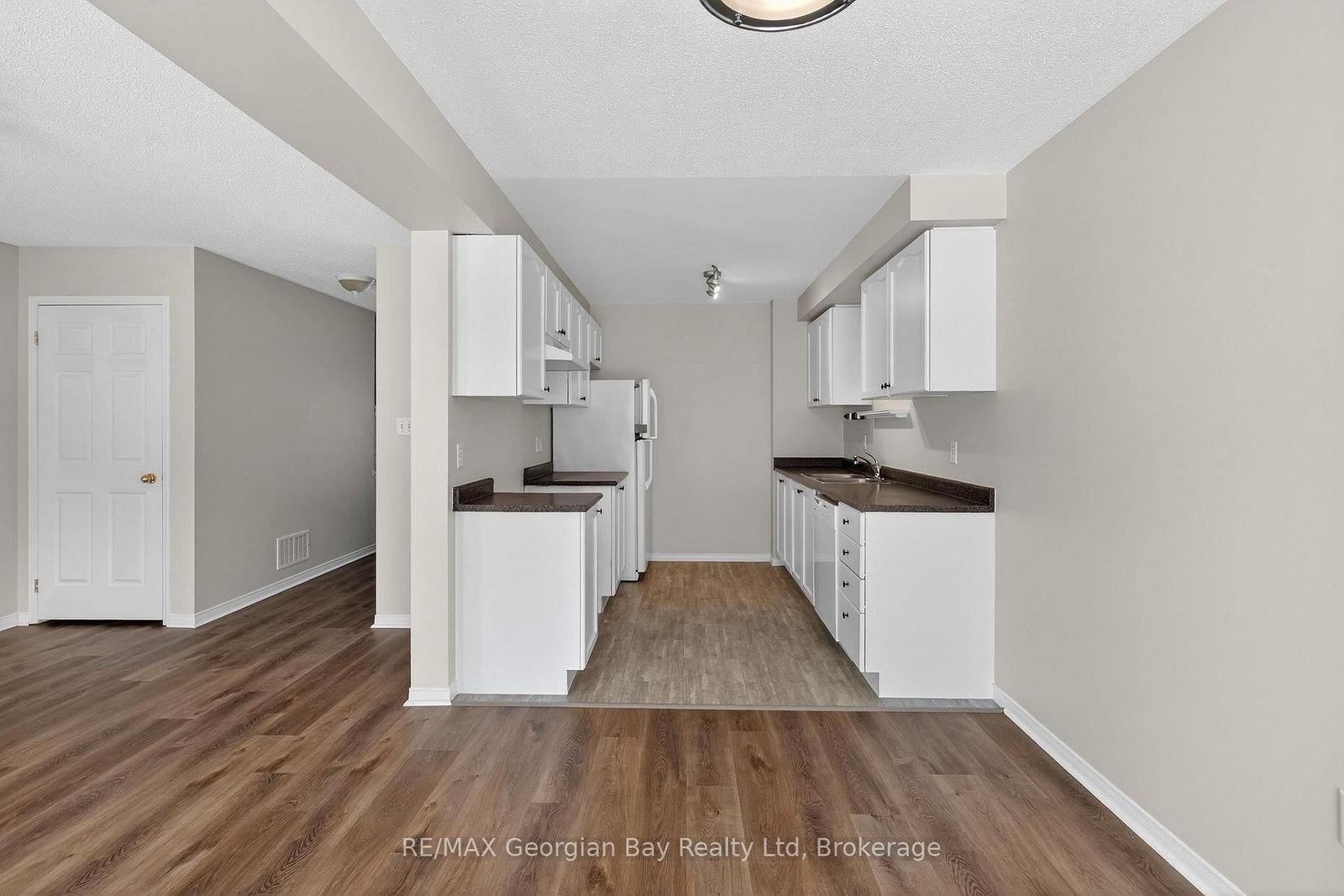 836 Coral Springs Lane • Midland, ON photo 10
