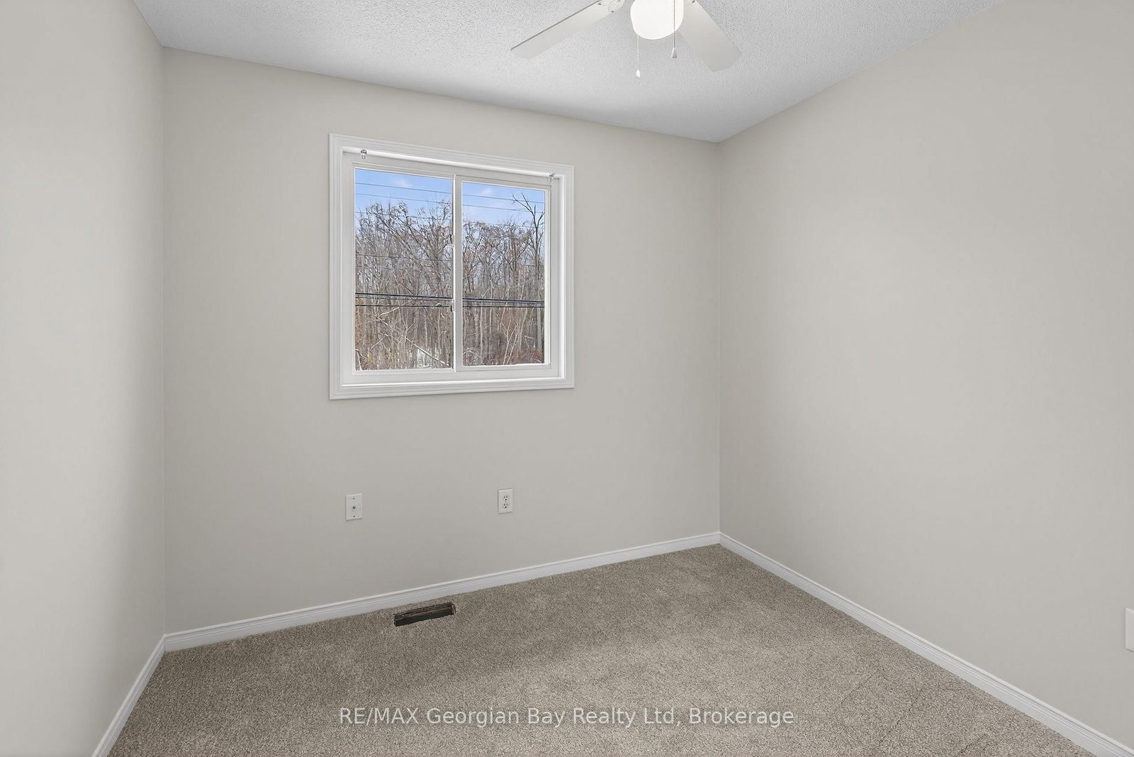 836 Coral Springs Lane • Midland, ON photo 15
