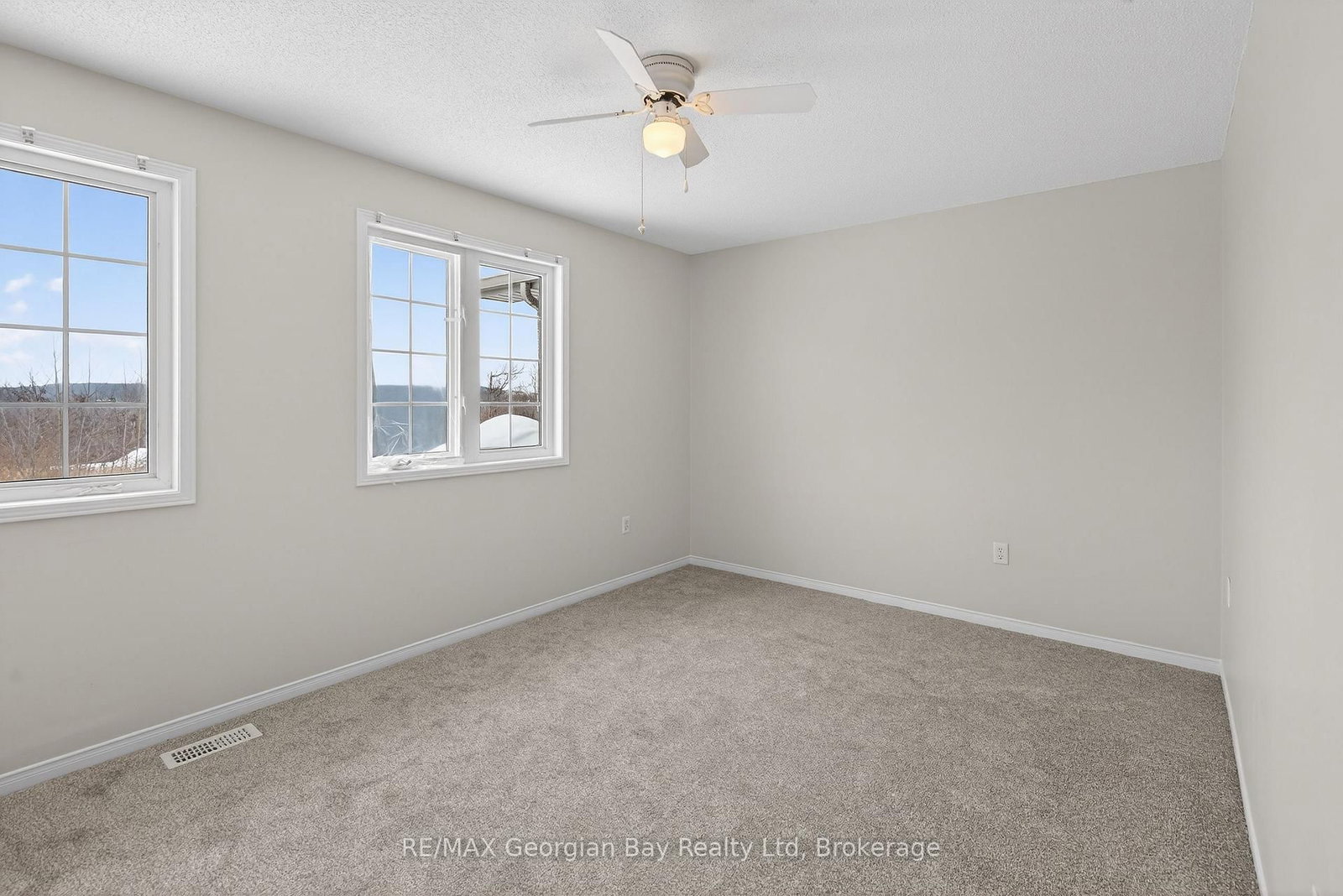 836 Coral Springs Lane • Midland, ON photo 17