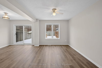 836 Coral Springs Lane • Midland, ON photo 6