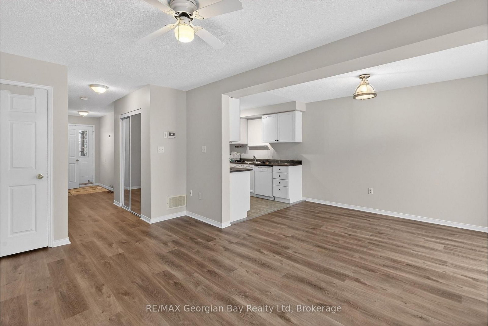 836 Coral Springs Lane • Midland, ON photo 8