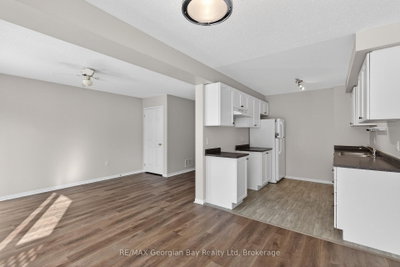 836 Coral Springs Lane • Midland, ON photo 9