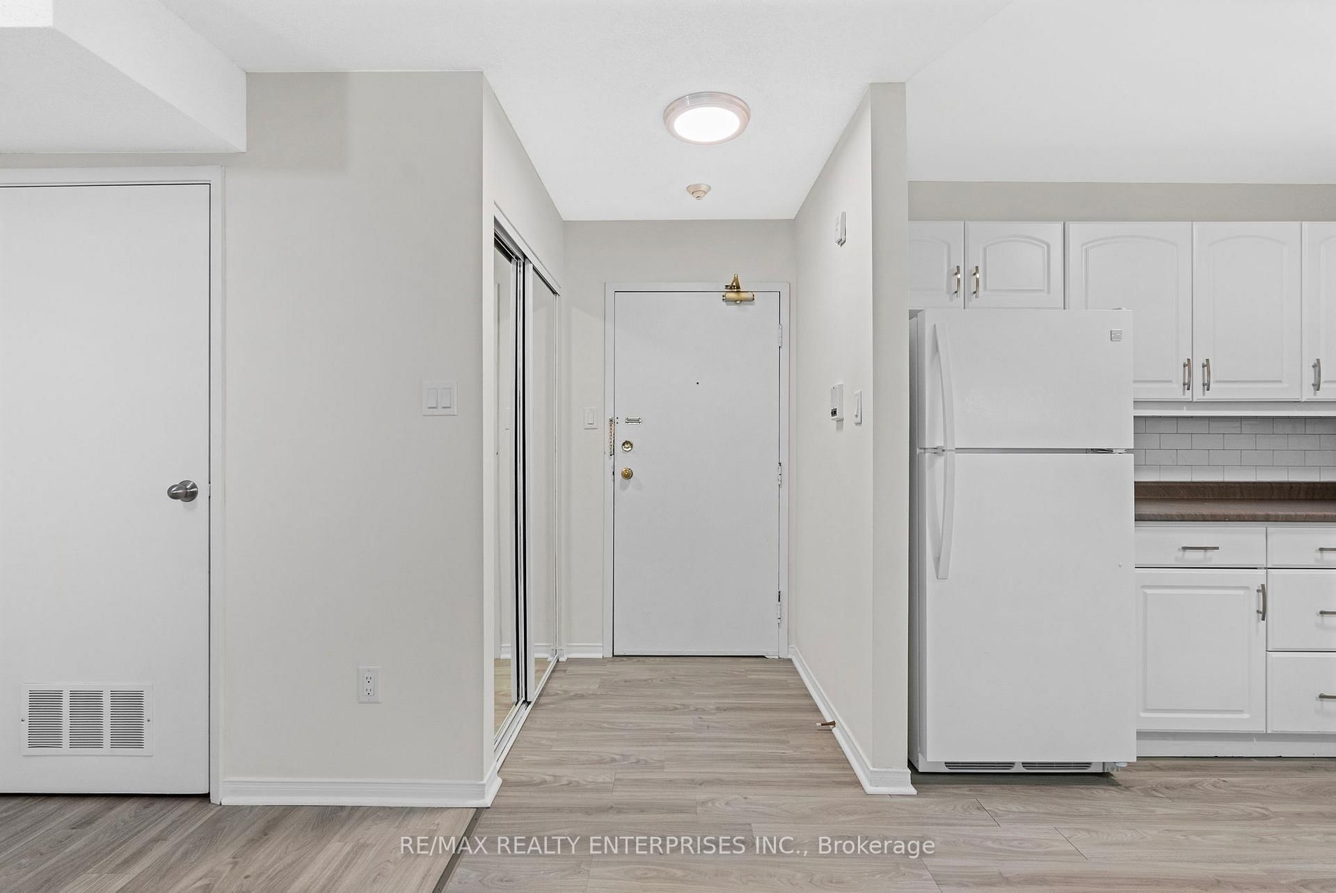 126 Bell Farm Road, Unit B04