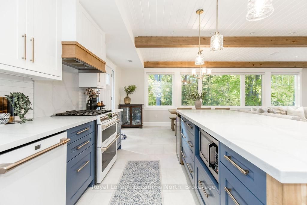 545 Oxbow Park Drive • Wasaga Beach, ON photo 12