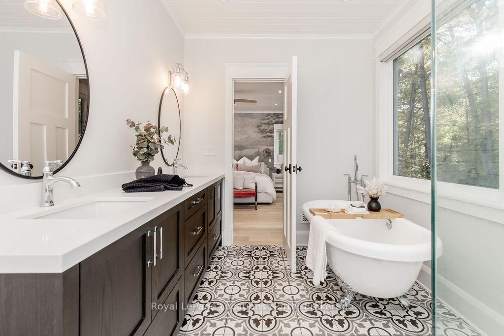 545 Oxbow Park Drive • Wasaga Beach, ON photo 21