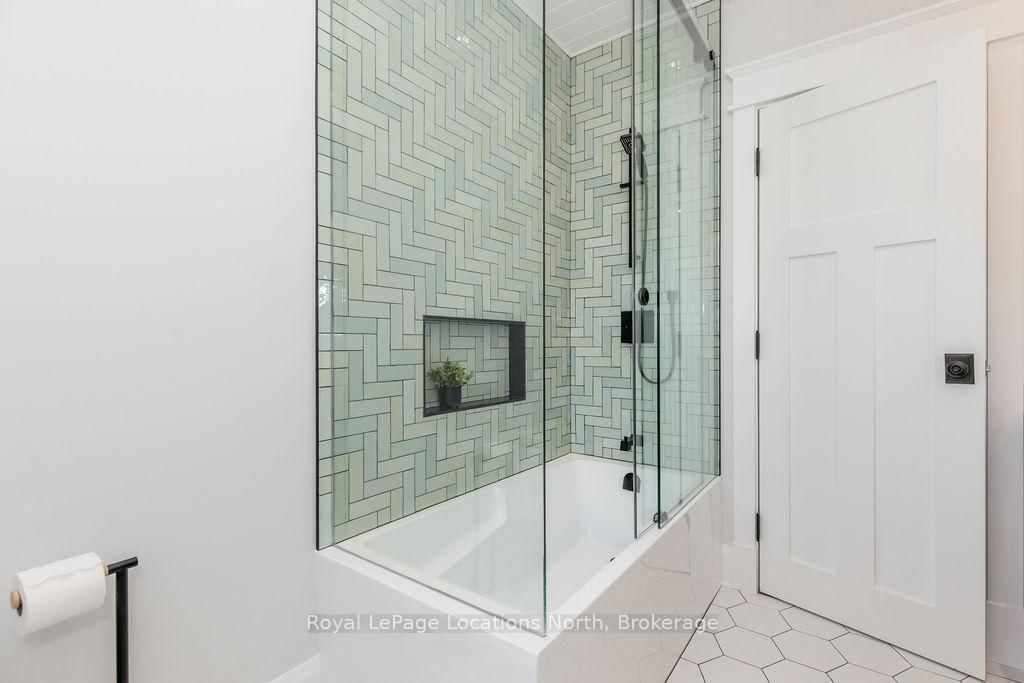 545 Oxbow Park Drive • Wasaga Beach, ON photo 29