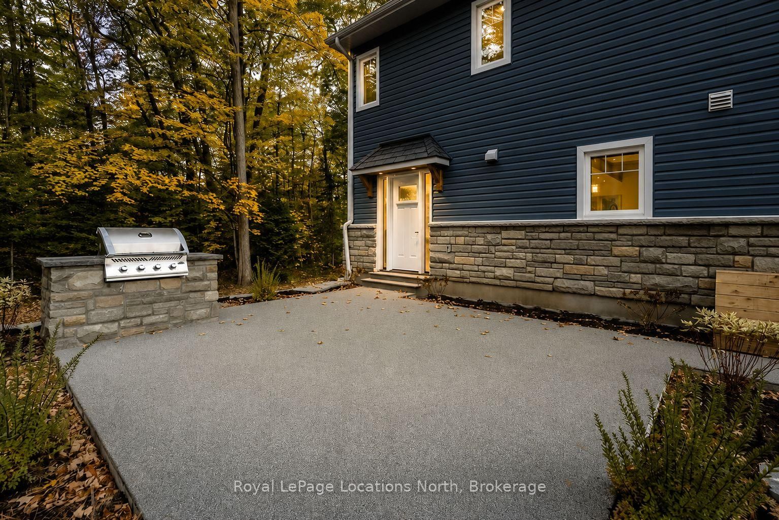 545 Oxbow Park Drive • Wasaga Beach, ON photo 4