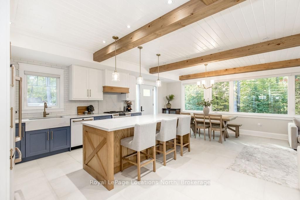 545 Oxbow Park Drive • Wasaga Beach, ON photo 8