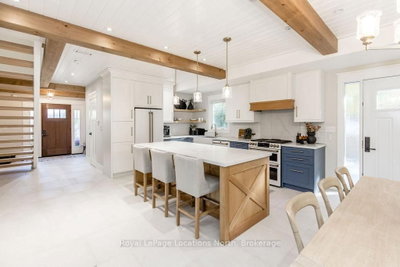 545 Oxbow Park Drive • Wasaga Beach, ON photo 9