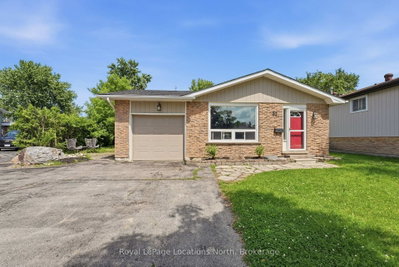 32 Courtice Crescent
