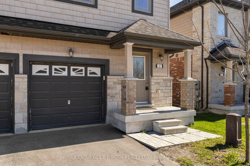 27 Cygnus Crescent