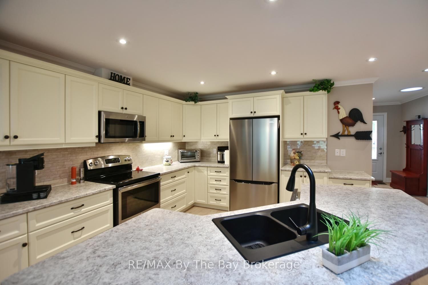 12 New York Avenue • Wasaga Beach, ON photo 15