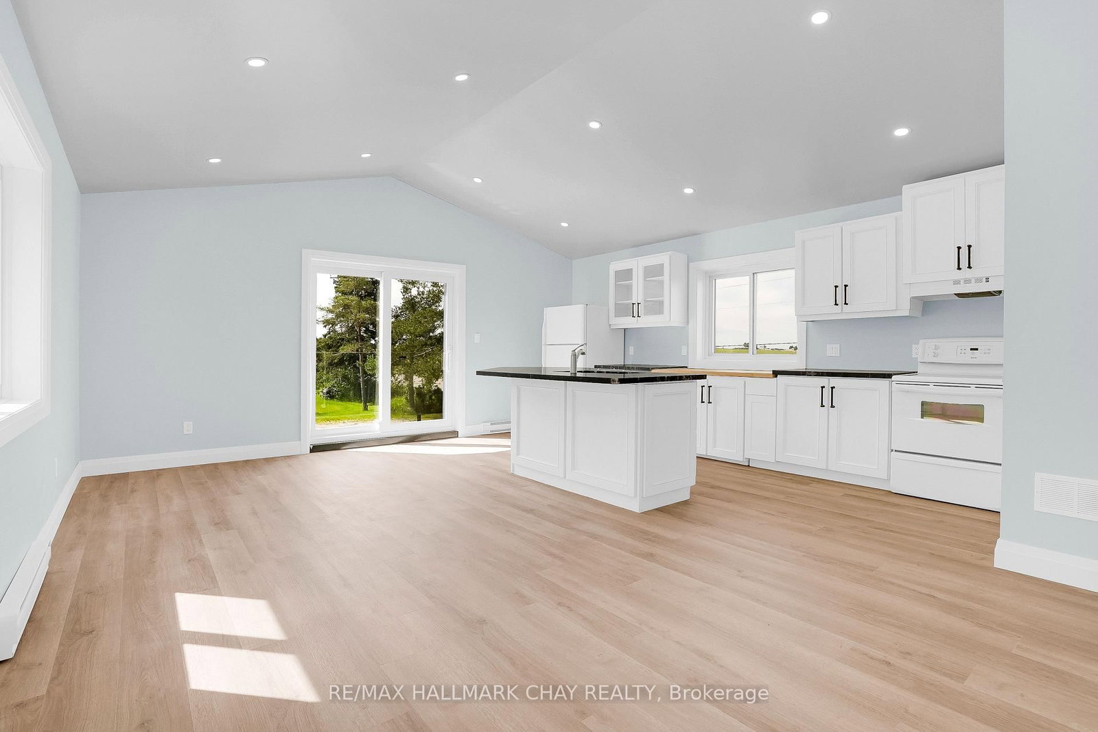 1573 County 6 Road S • Springwater, ON photo 38
