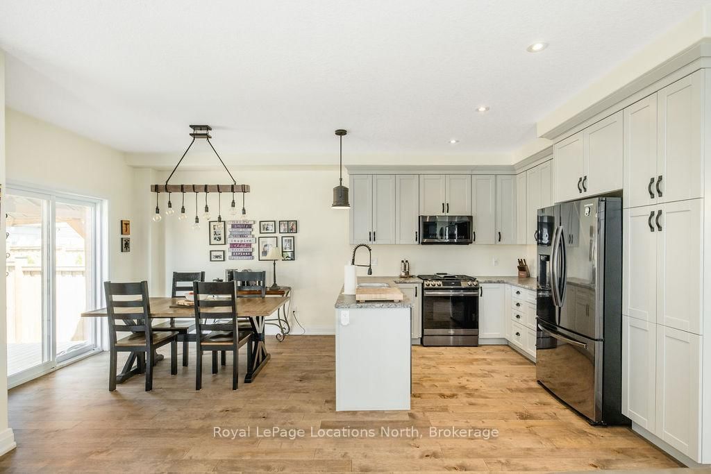 18 Bassett Street • Collingwood, ON photo 12