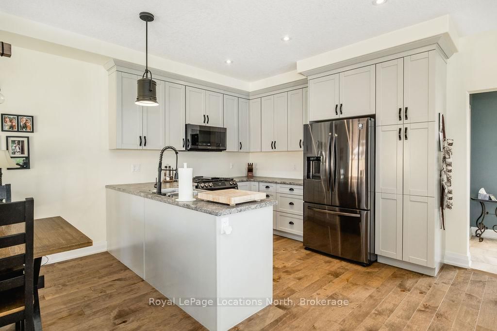 18 Bassett Street • Collingwood, ON photo 13