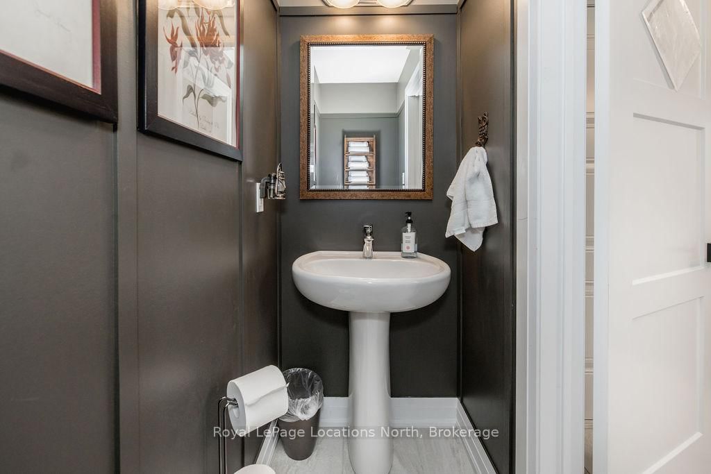 18 Bassett Street • Collingwood, ON photo 8