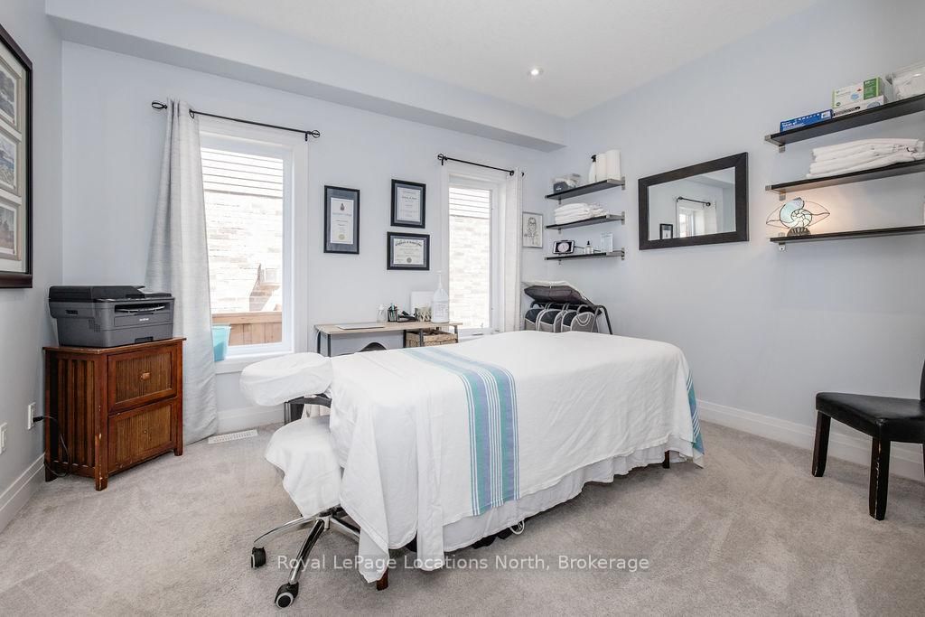 18 Bassett Street • Collingwood, ON photo 9