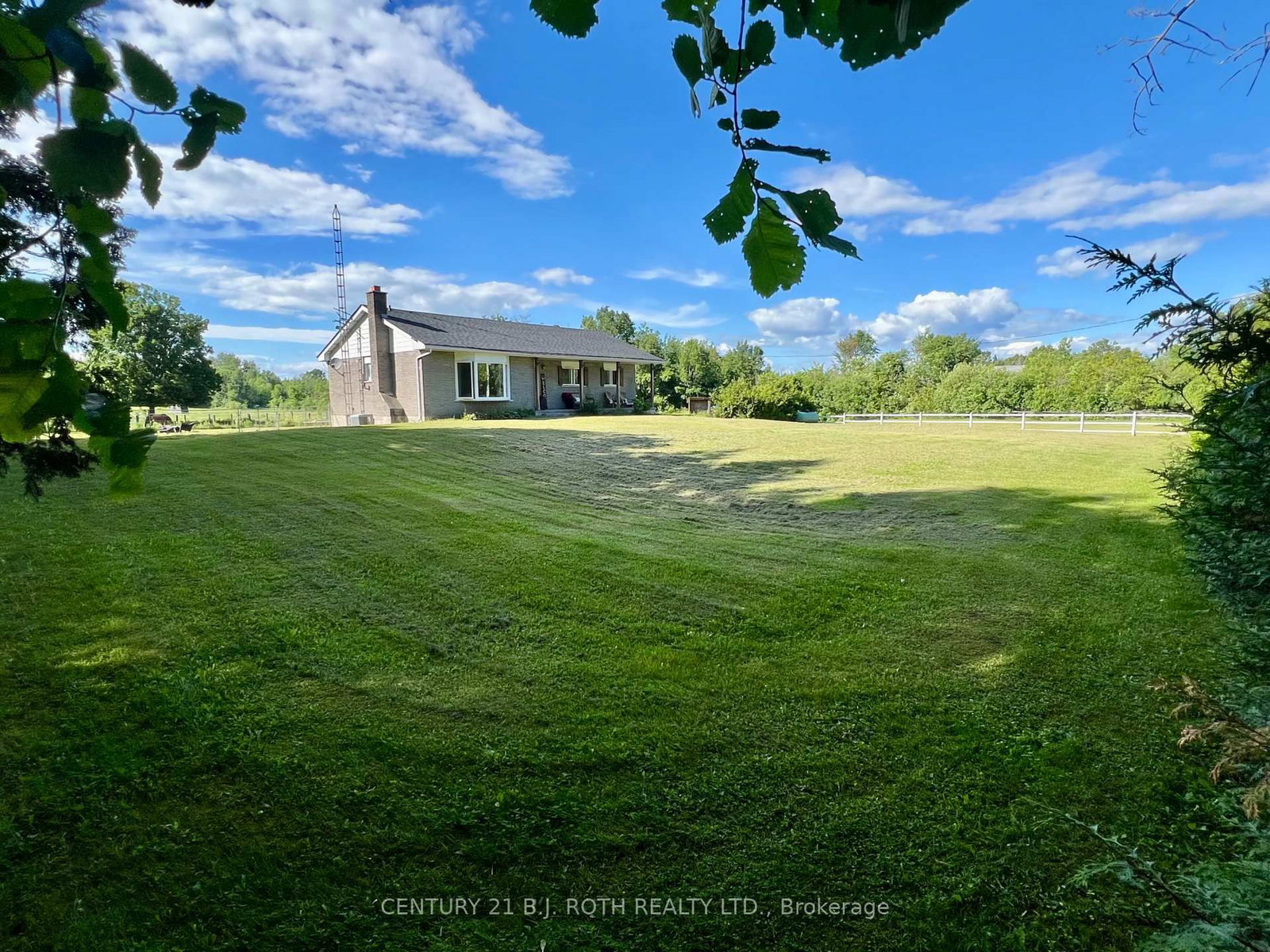 2266 FOXMEAD Road • Oro-Medonte, ON photo 1