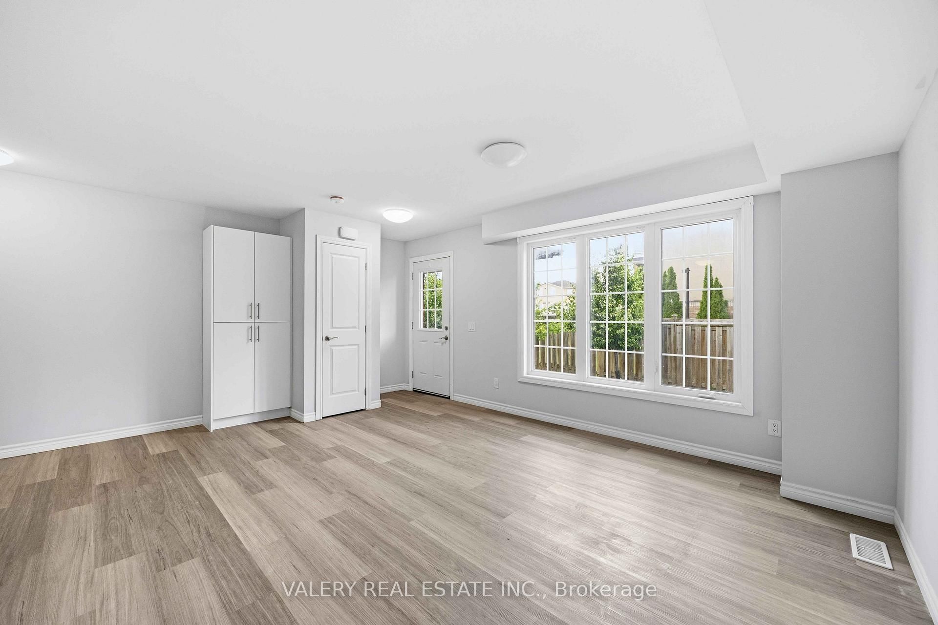 250 Penetanguishene Road, Unit 14