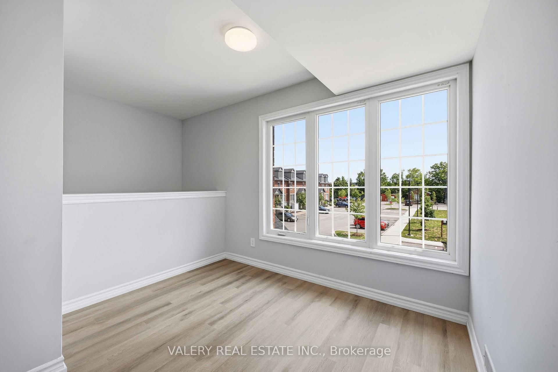 250 Penetanguishene Road, Unit 7