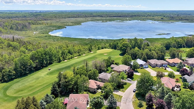 54 Fairway Crescent