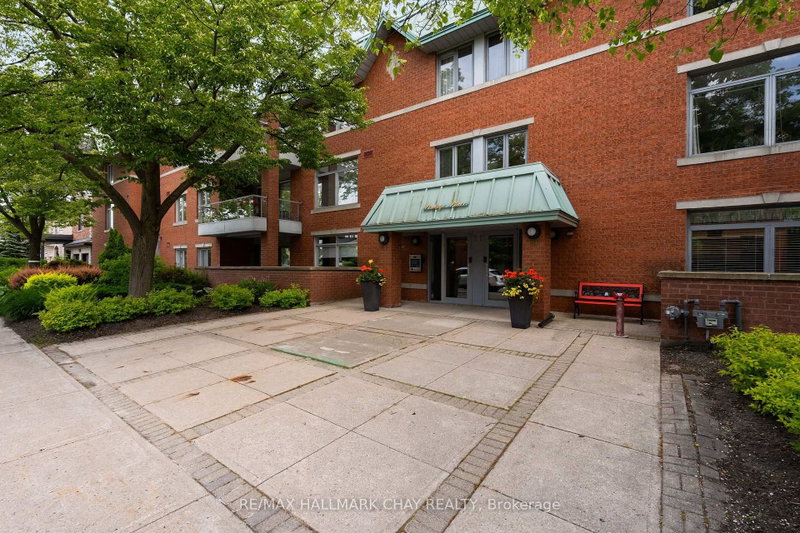 103 - 21 Kempenfelt Drive