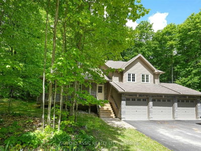 16 Oneida Avenue • Oro-Medonte, ON photo 2