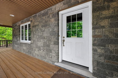 16 Oneida Avenue • Oro-Medonte, ON photo 4