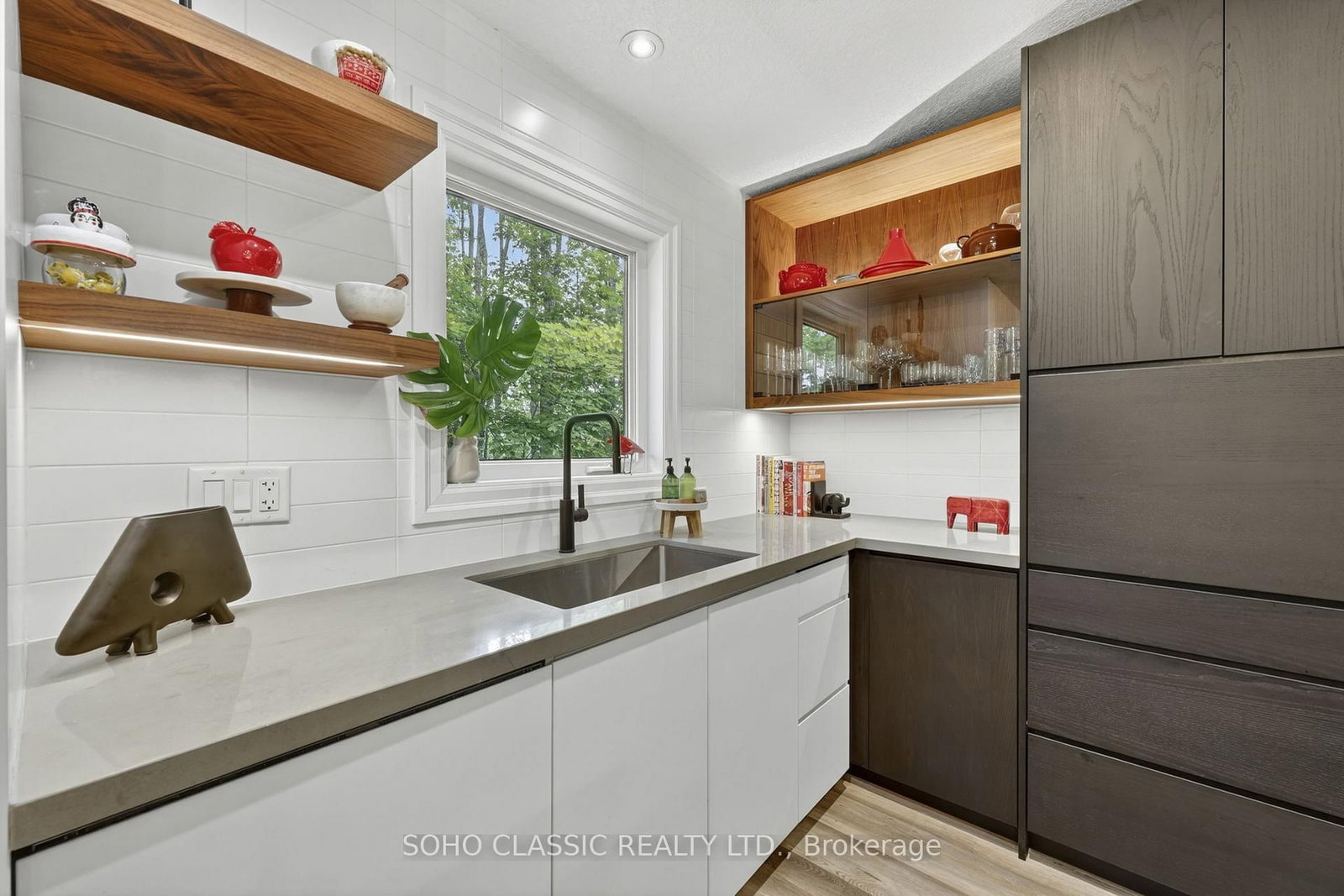 16 Oneida Avenue • Oro-Medonte, ON photo 9