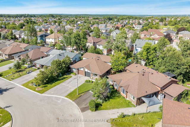 21 Maplehurst Crescent