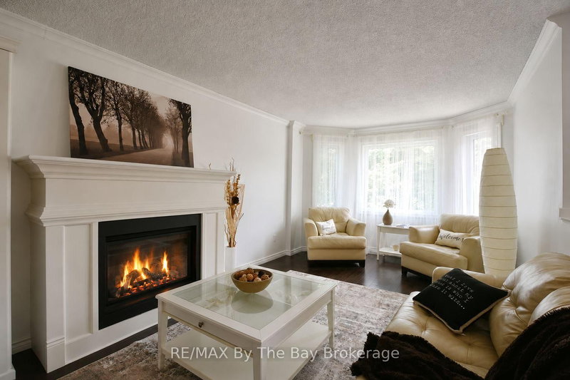 2 Birchmount Circle